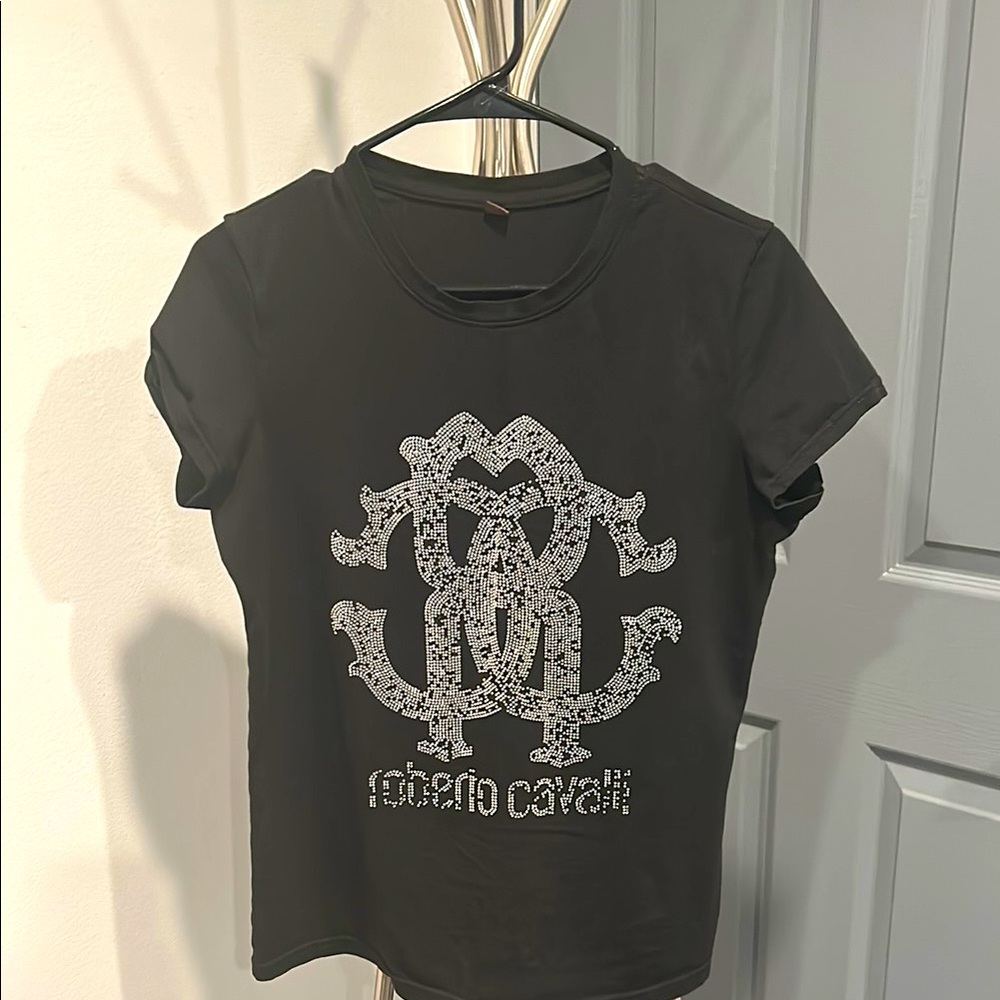 Roberto Cavalli Gray Graphic Fitted Short Sleeve Tee
Fantastic tshirt